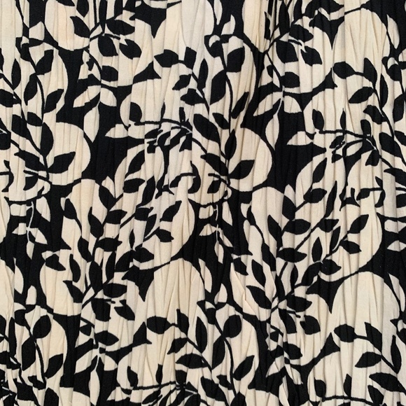 ๐ช๏ธ HOST PICK ๐ช๏ธ Vintage 90s/Y2K crinkle fabric maxi skirt - Picture 3 of 7